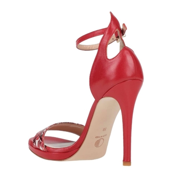 Red Sandals - Picture 2 of 4